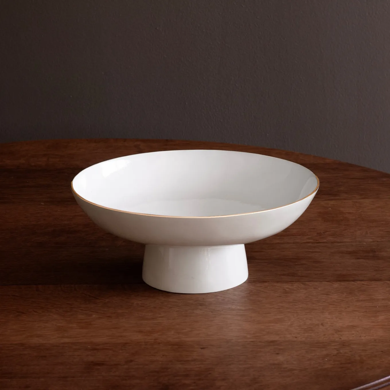 ENCANTO Carnaval Medium Pedestal (Cream and White)