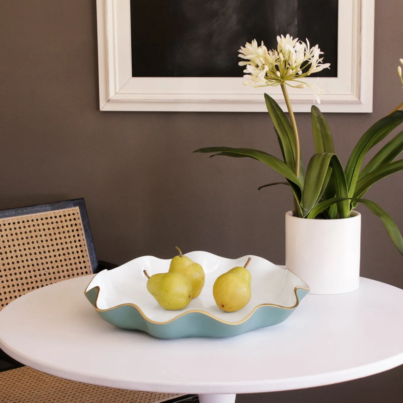 ENCANTO Carola Large Round Platter (Turquoise and White)