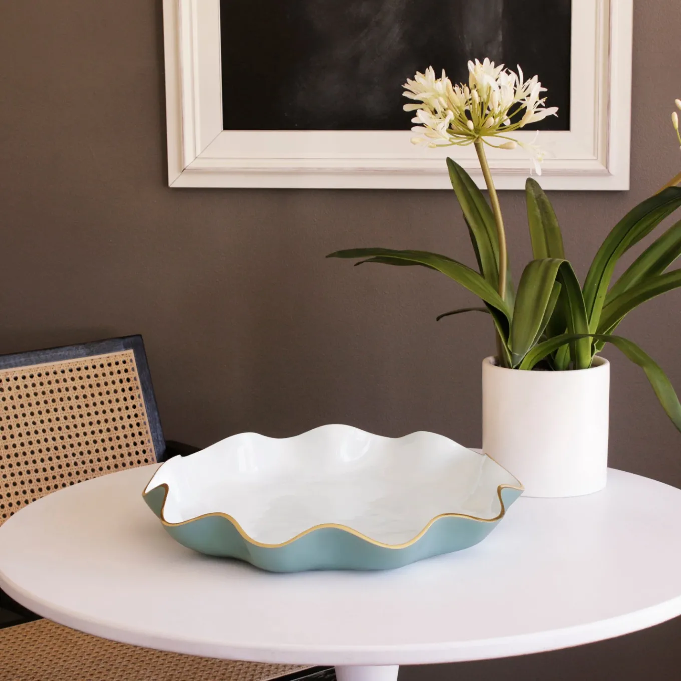 ENCANTO Carola Large Round Platter (Turquoise and White)