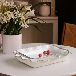 ENCANTO Carola Rectangle Casserole Holder (Cream and White)