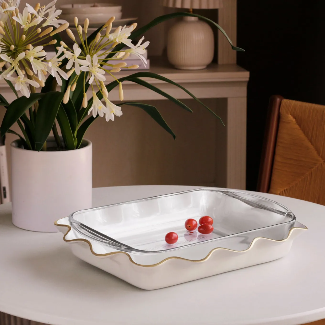 ENCANTO Carola Rectangle Casserole Holder (Cream and White)
