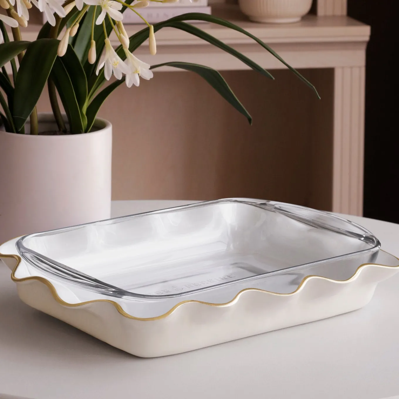 ENCANTO Carola Rectangle Casserole Holder (Cream and White)