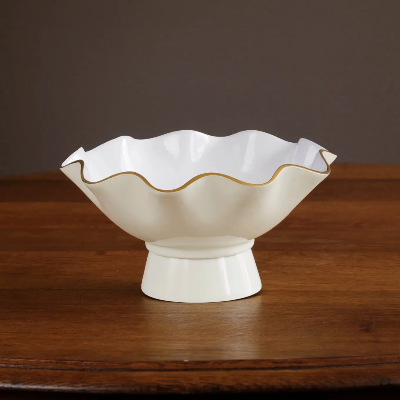 ENCANTO Carola Small Pedestal (Cream and White)