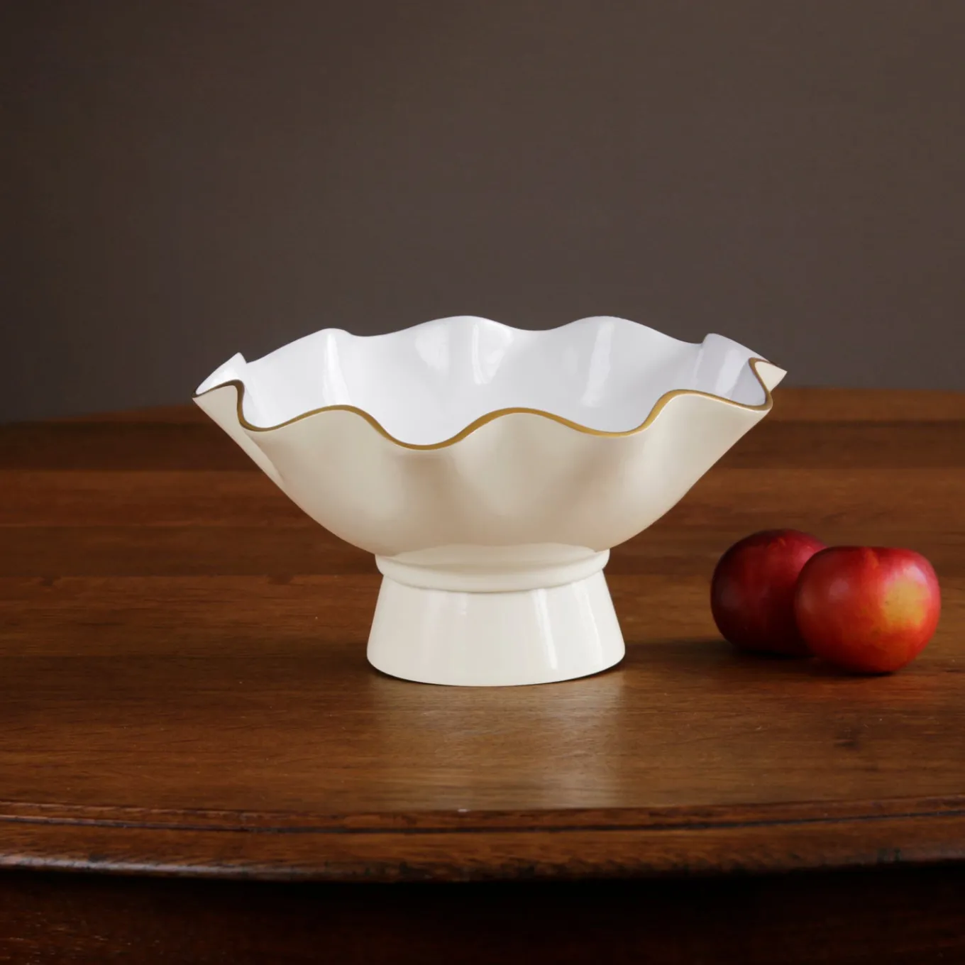 ENCANTO Carola Small Pedestal (Cream and White)