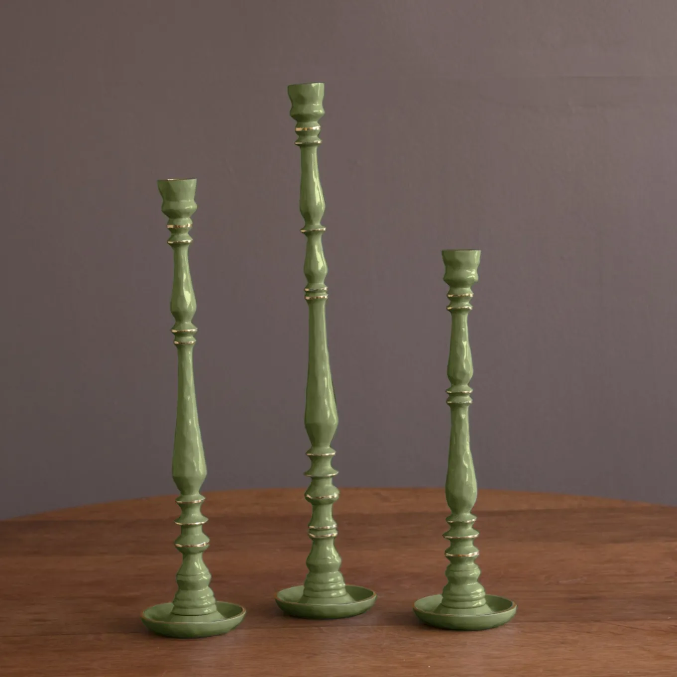 ENCANTO Crosby Medium Candlestick Holder (Leaf Green)