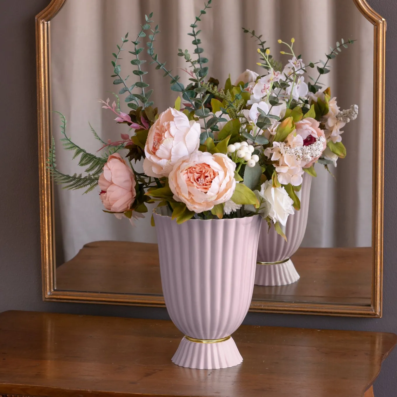 ENCANTO Vienna Medium Vase (Camellia and White)