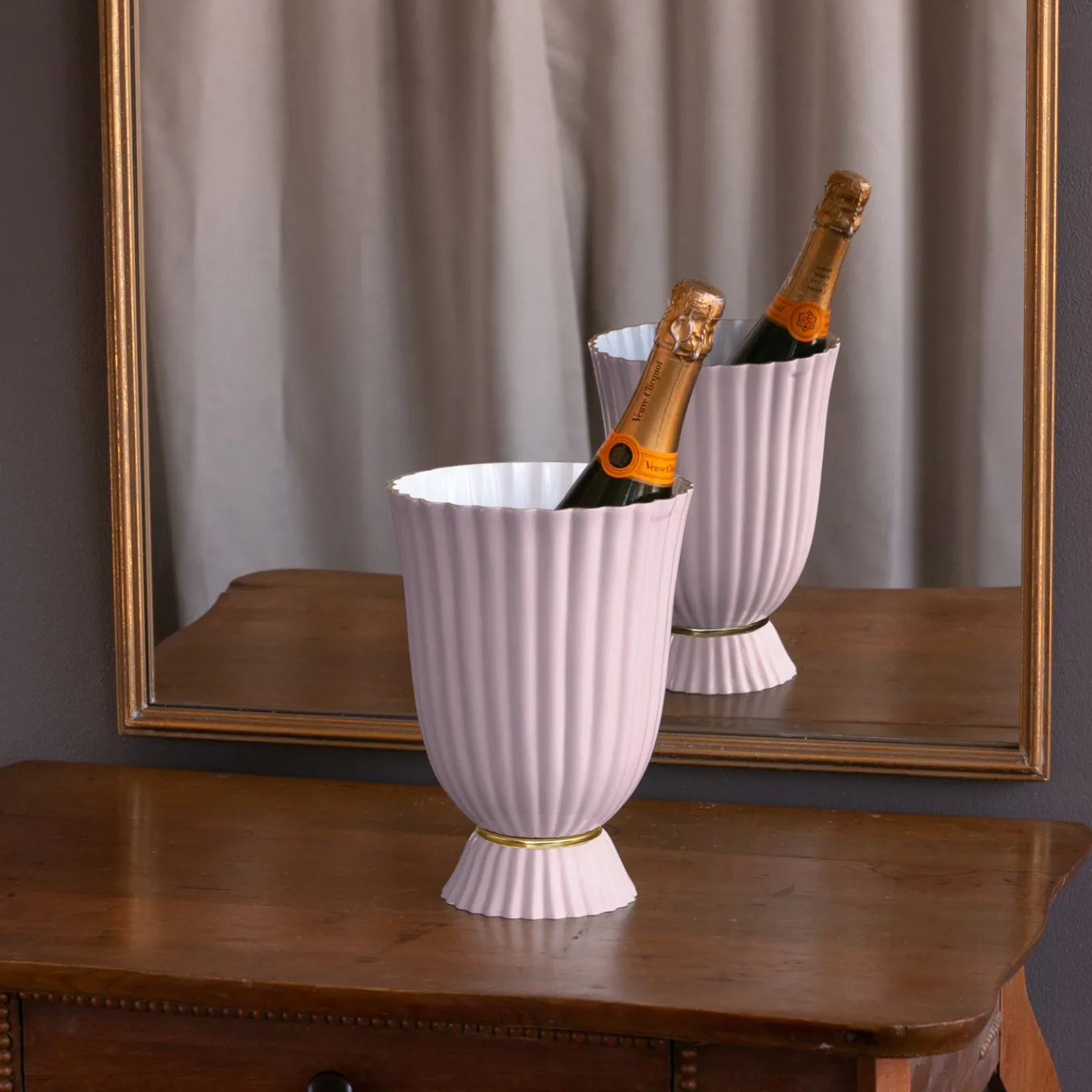 ENCANTO Vienna Medium Vase (Camellia and White)