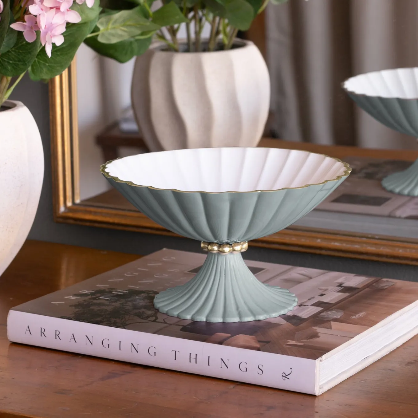 ENCANTO Vienna Small Pedestal (Slate and White)