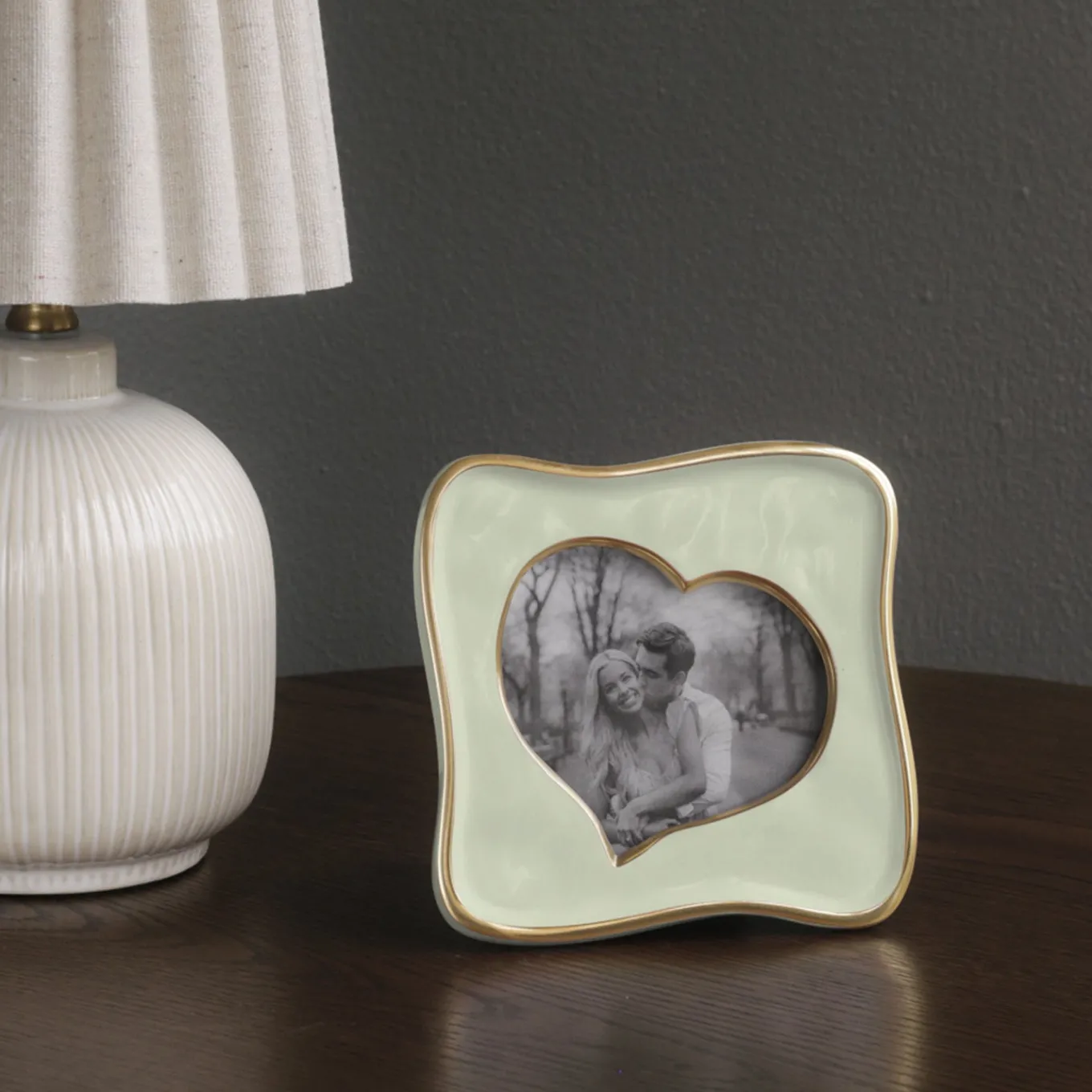 FRAME Encanto Curved Heart 5 x 5 (Pistachio)