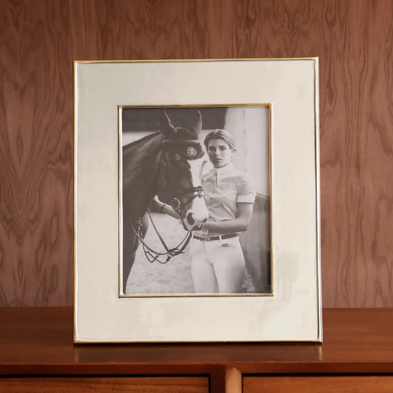 FRAME Encanto Jason 8 x 10 Cream