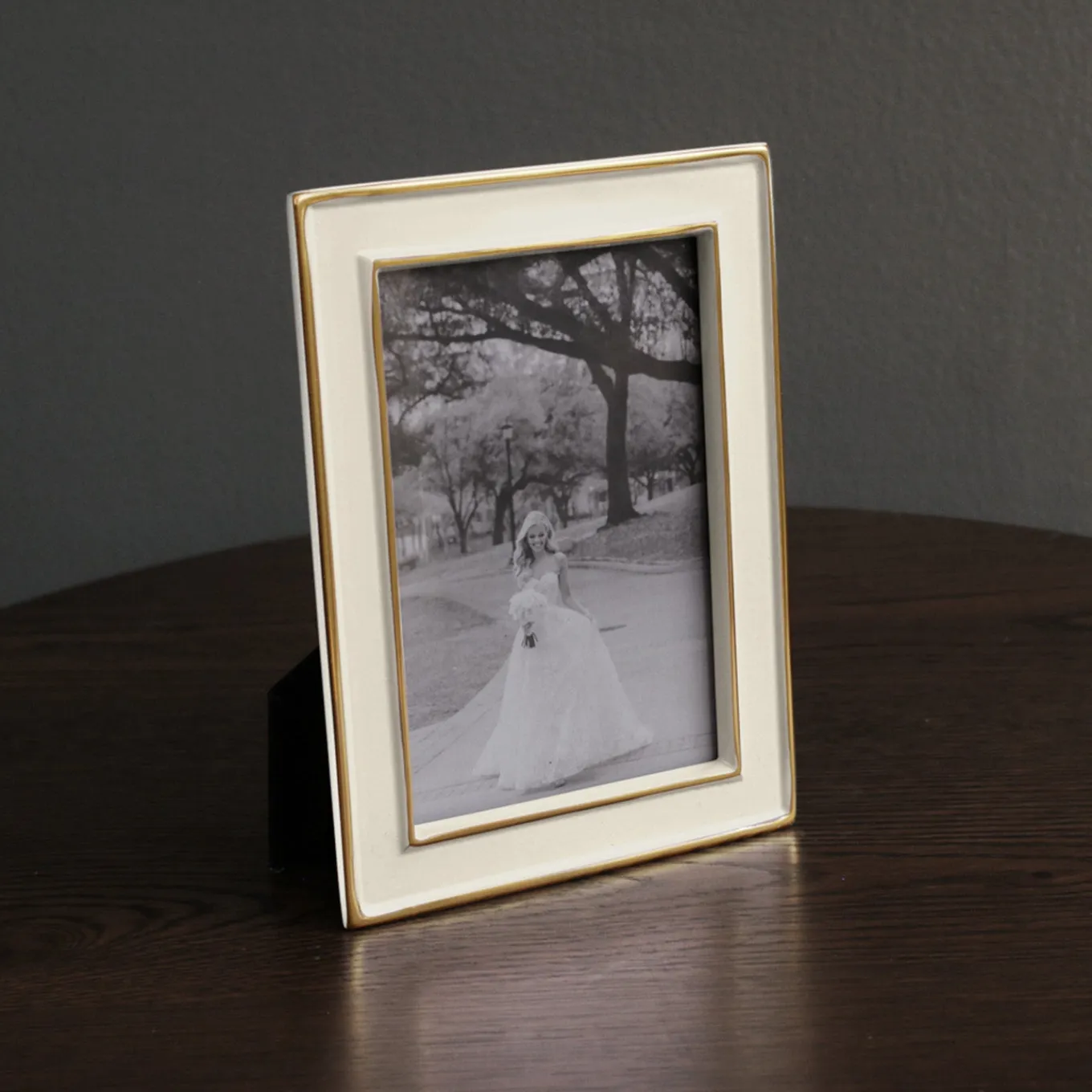 FRAME Encanto Jason 4 x 6 (Cream)