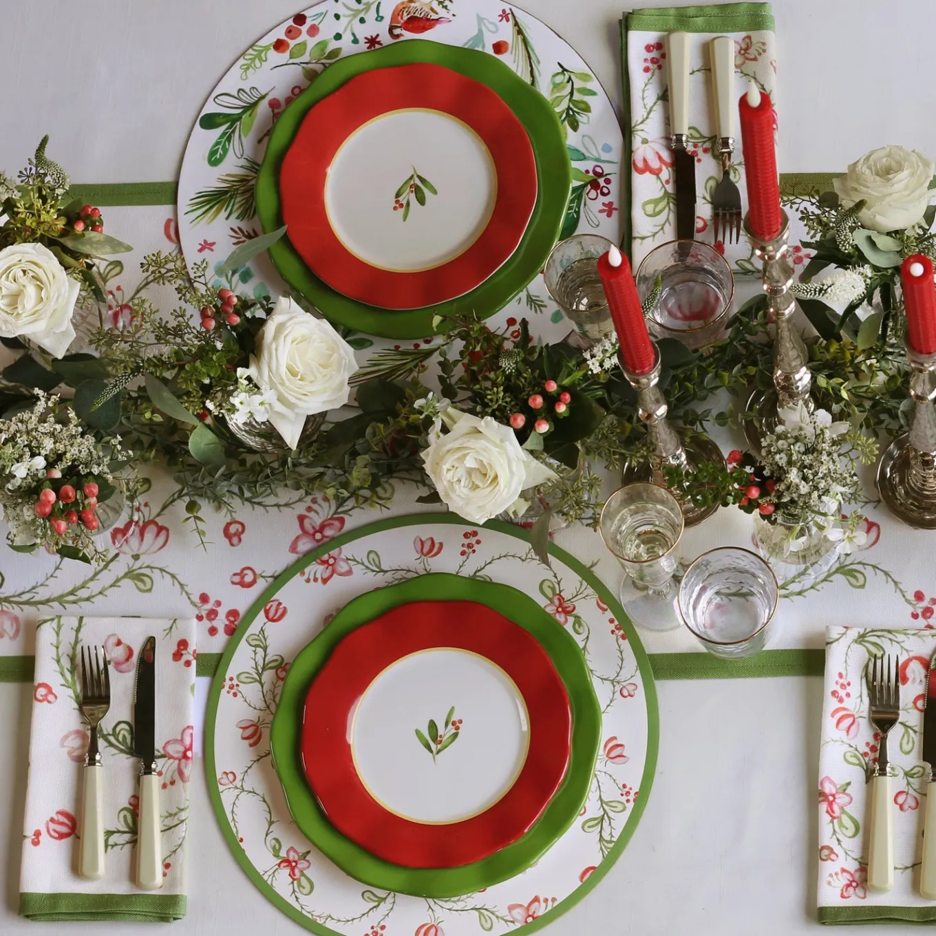 LINEN Norelle Napkins 20 x 20 Set of 4 (Green and Red Floral)