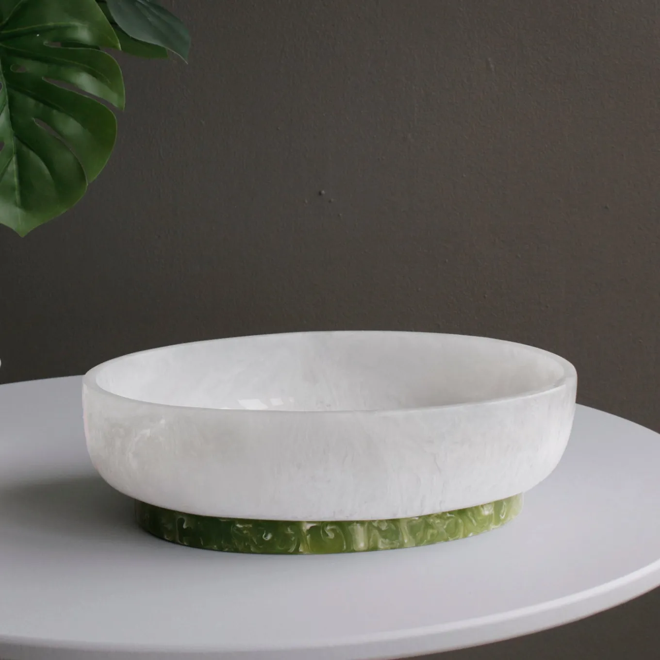 RESIN Rio Large Oval Bowl with Base (White and Green)