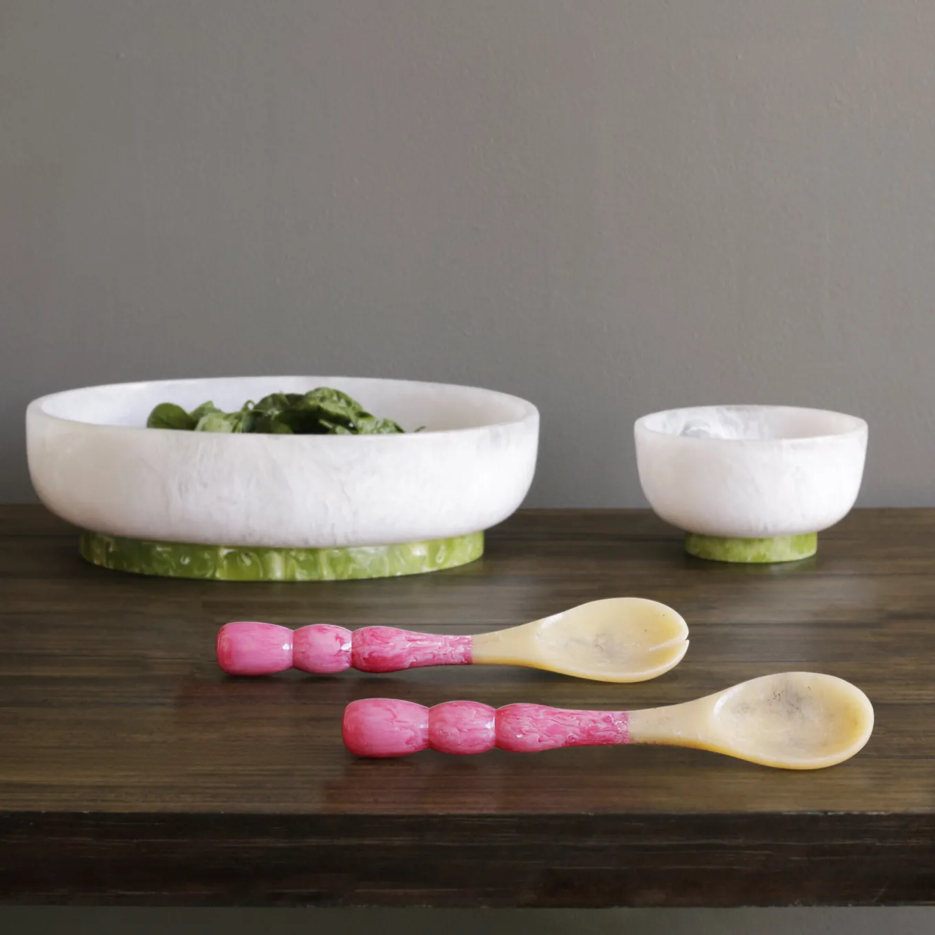 RESIN Rio Large Oval Bowl with Base (White and Green)