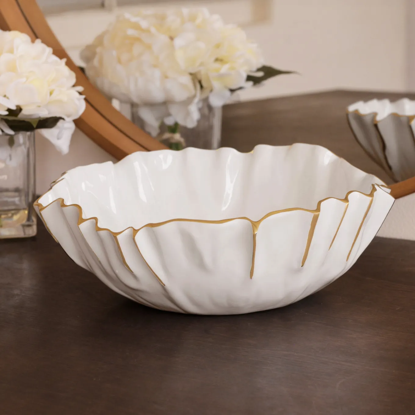 THANNI Mystic Medium Round Bowl (White and Gold)