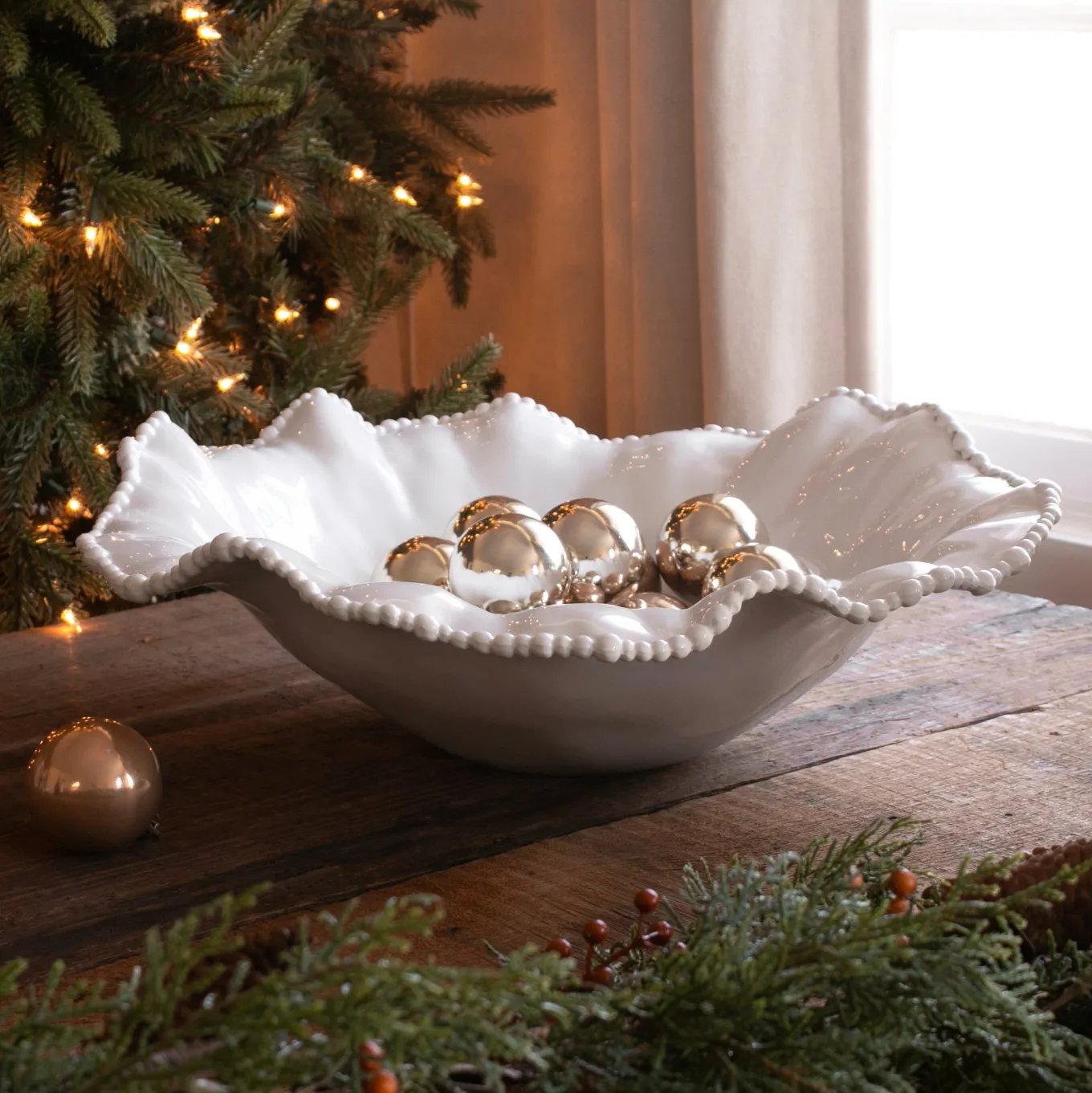 VIDA Alegria Extra Large Round Centerpiece (White)