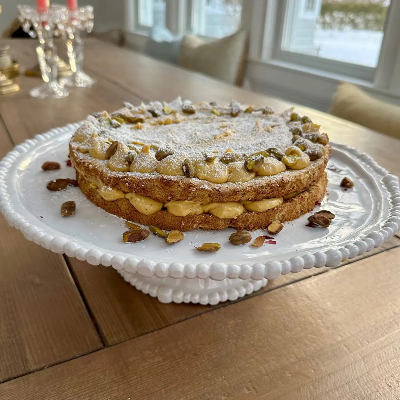 VIDA Alegria Pedestal Cake Plate White