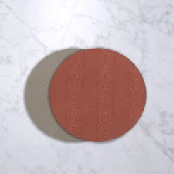 VIDA Croc Reversible 15.5" Round Placemats Set of 4 (Salmon and Taupe)