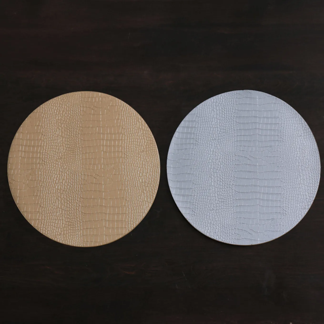 VIDA Croc Reversible 16" Round Placemats Set of 4 (Silver and Gold)