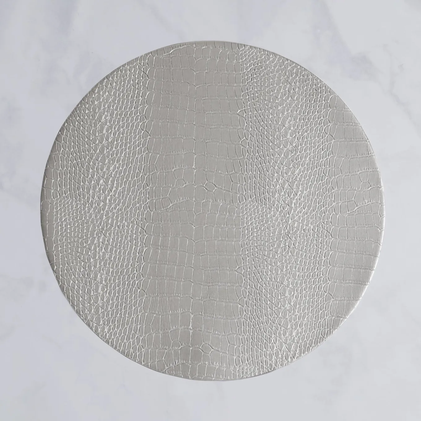 VIDA Croc Reversible 16" Round Placemats Set of 4 (Silver and Gold)