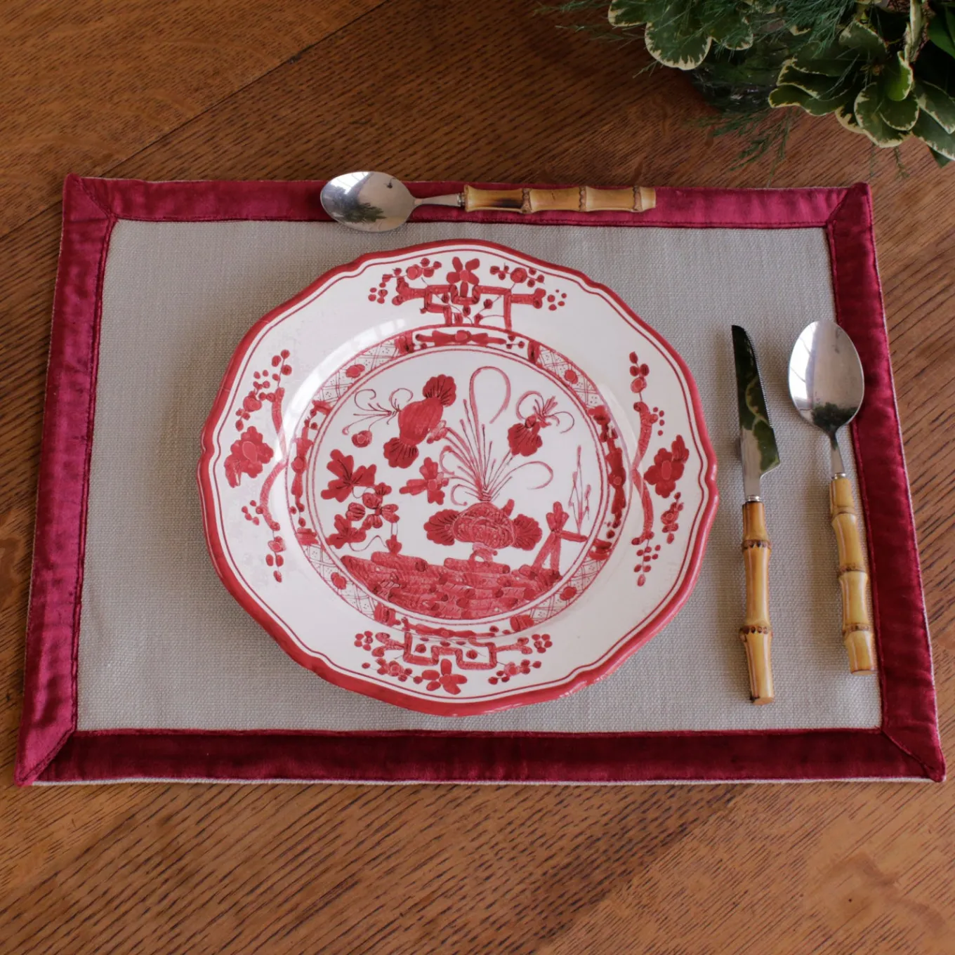 VIDA Faenza 9" Salad Plate Set of 4 White and Red