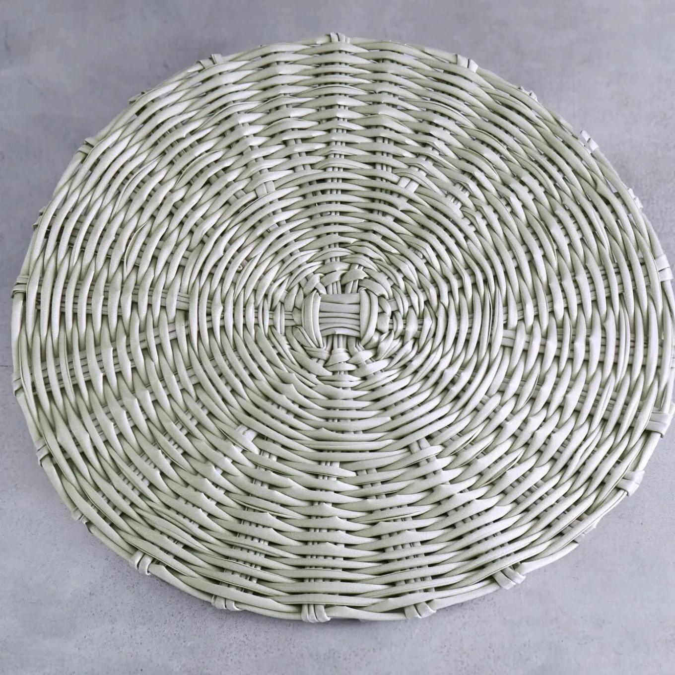 VIDA Faux Wicker Placemats Set of 4 (Seagrass)