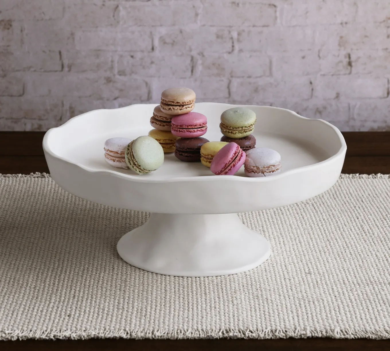 VIDA Nube Round Pedestal Cake Plate (White)