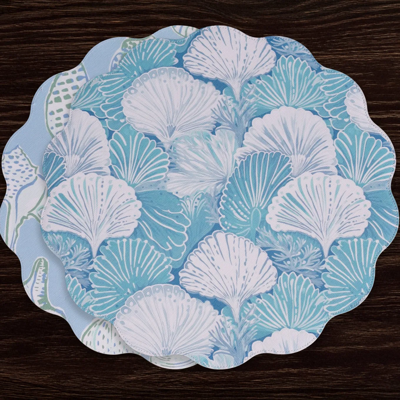 VIDA Shells & Scallops Reversible Round Placemats Set of 4 (Blue & Whi