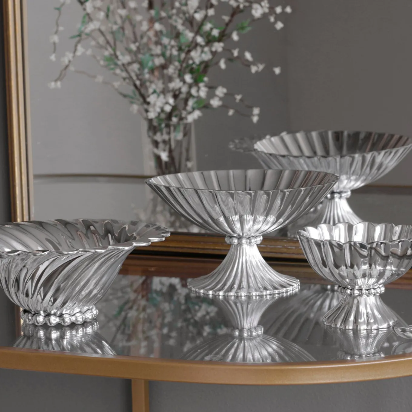 VINTAGE Vienna Small Bowl with Pearl Base